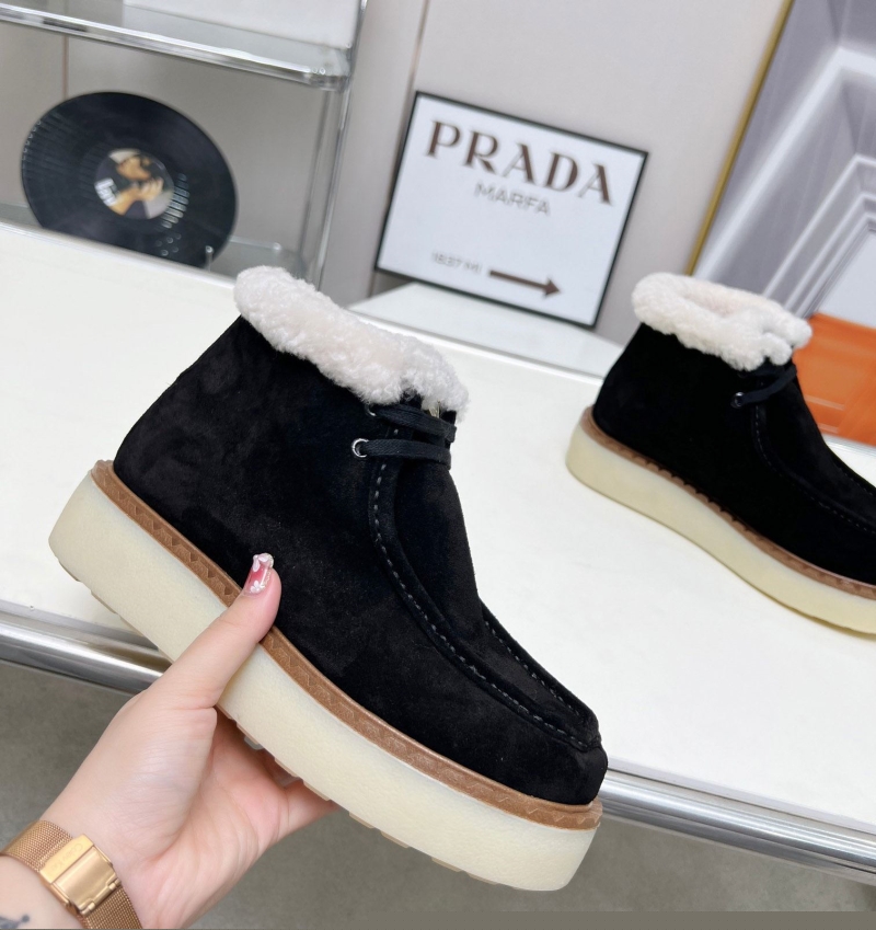 Pra*a casual shoes